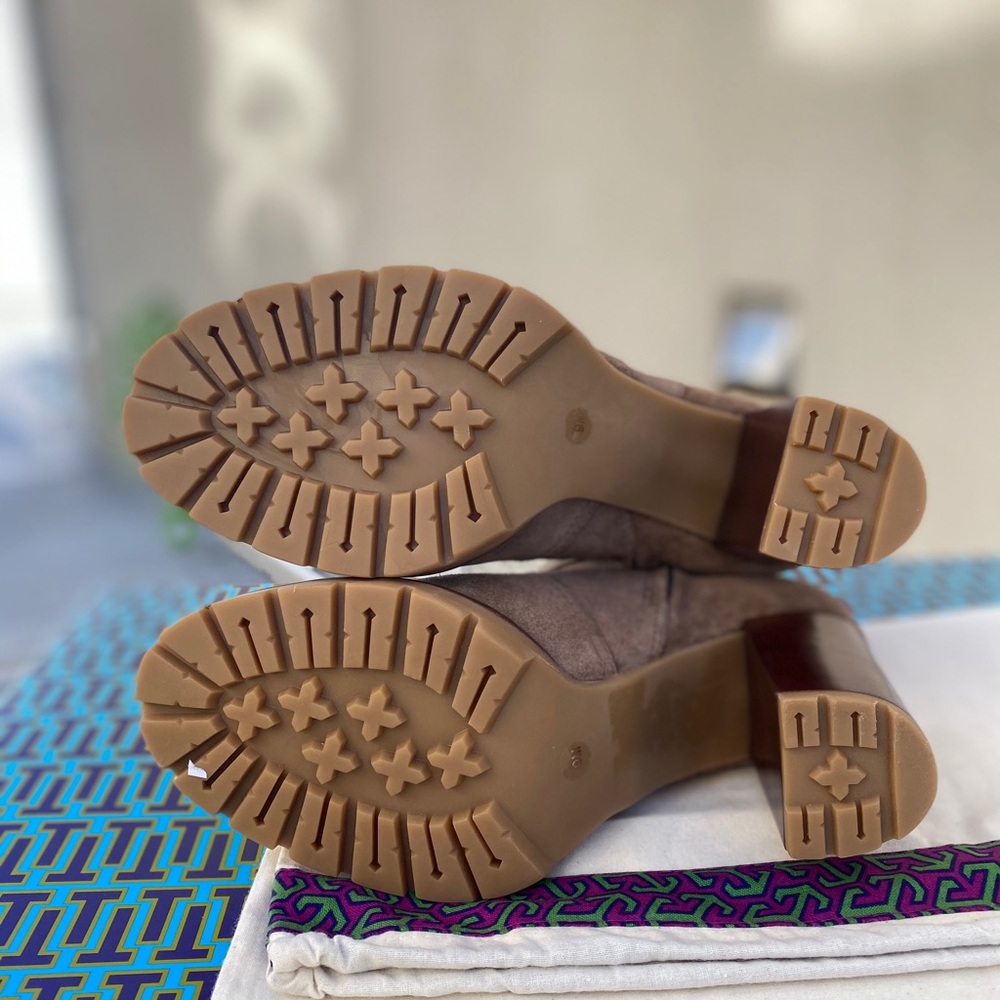 SOLD. Only 9 left Tory Burch Leigh Lug Sole Bootie - Picture 4 of 4